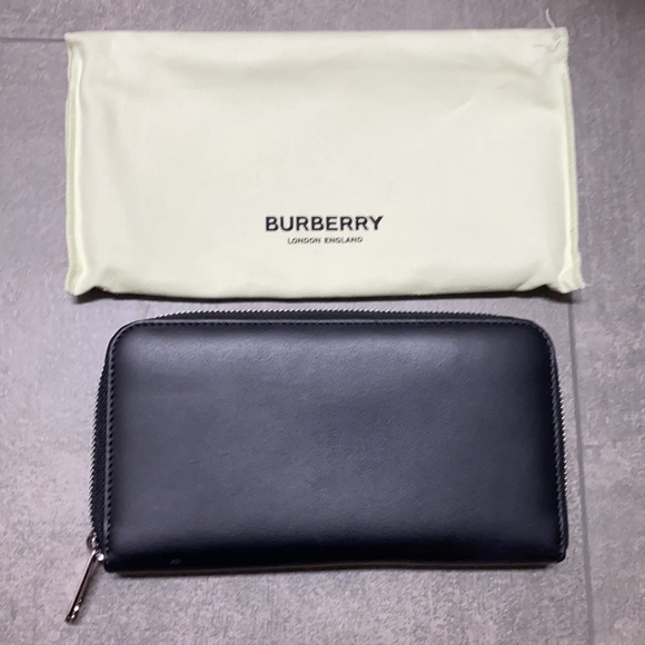 New with tags Authentic - Burberry Logo long zip around wallet in calf skin - Picture 3 of 8